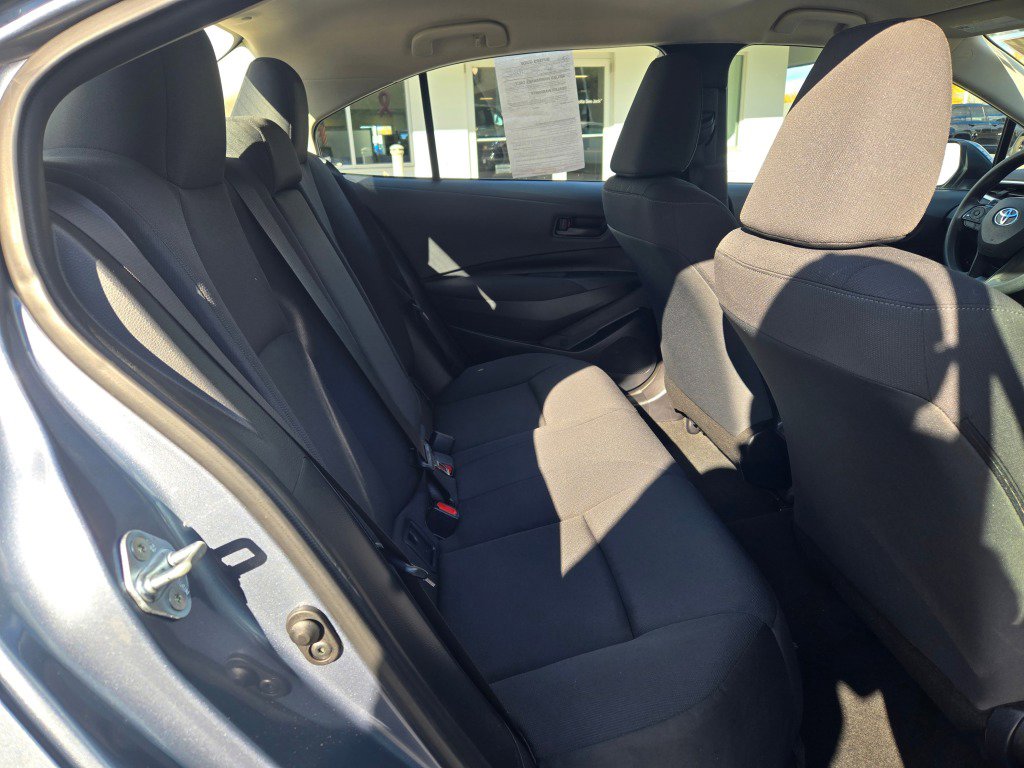Used 2025 Toyota Corolla LE FWD image 8