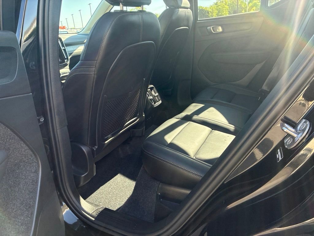 Certified 2026 Volvo XC40 B5 Plus AWD/4WD image 7