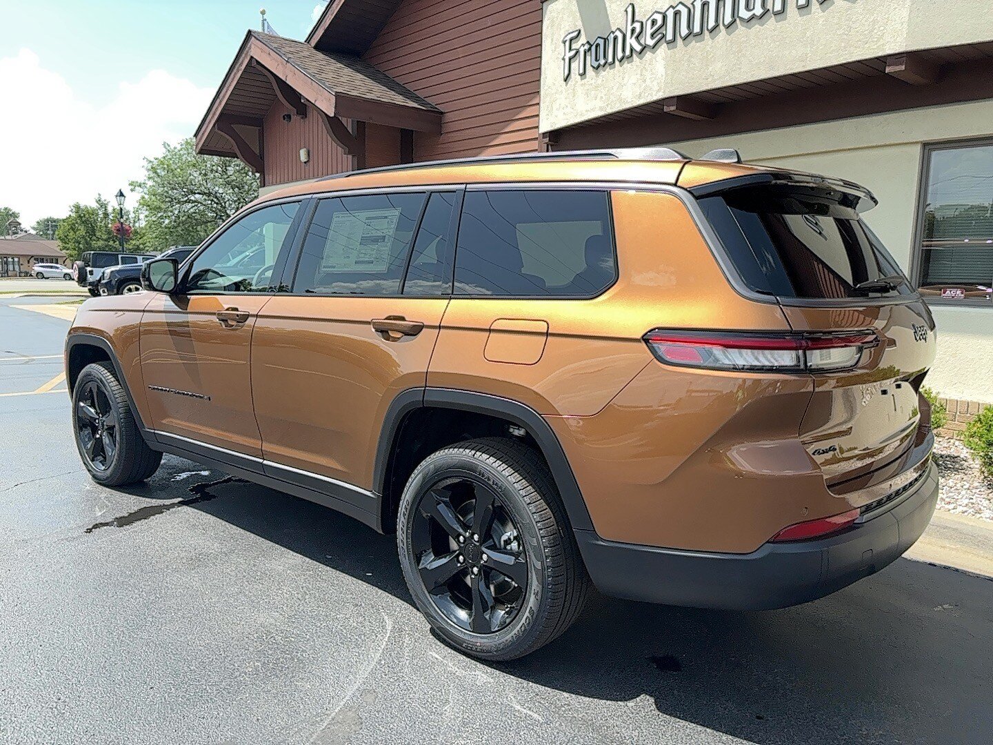 New 2026 Jeep Grand Cherokee L Limited w/ Limited Altitude Package AWD/4WD image 21