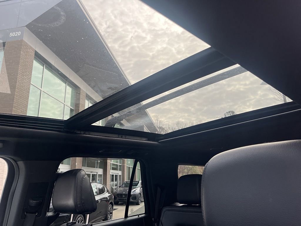 Used 2021 Ford Expedition Limited image 6