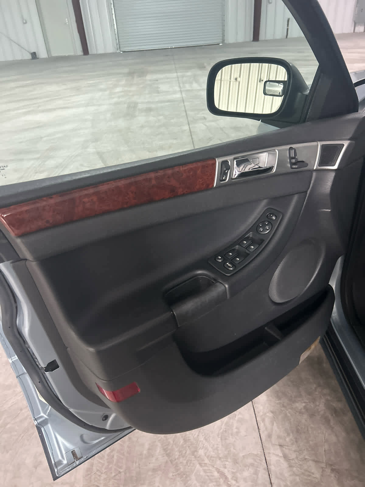 Used 2006 Chrysler Pacifica Touring image 10