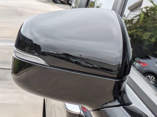 Used 2025 Kia Carnival EX FWD image 12