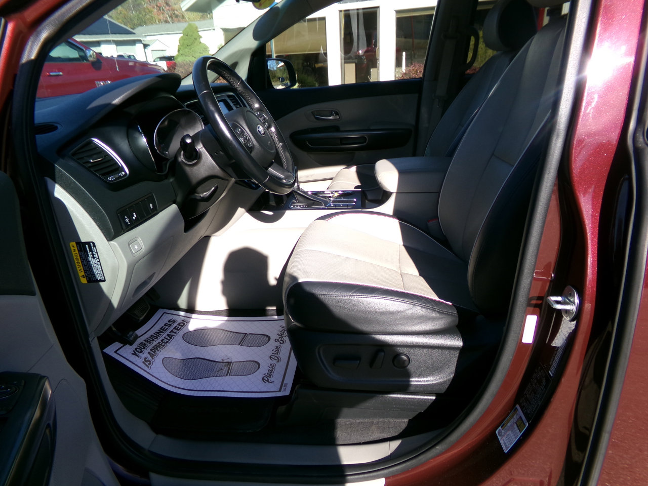 Used 2020 Kia Sedona EX image 10