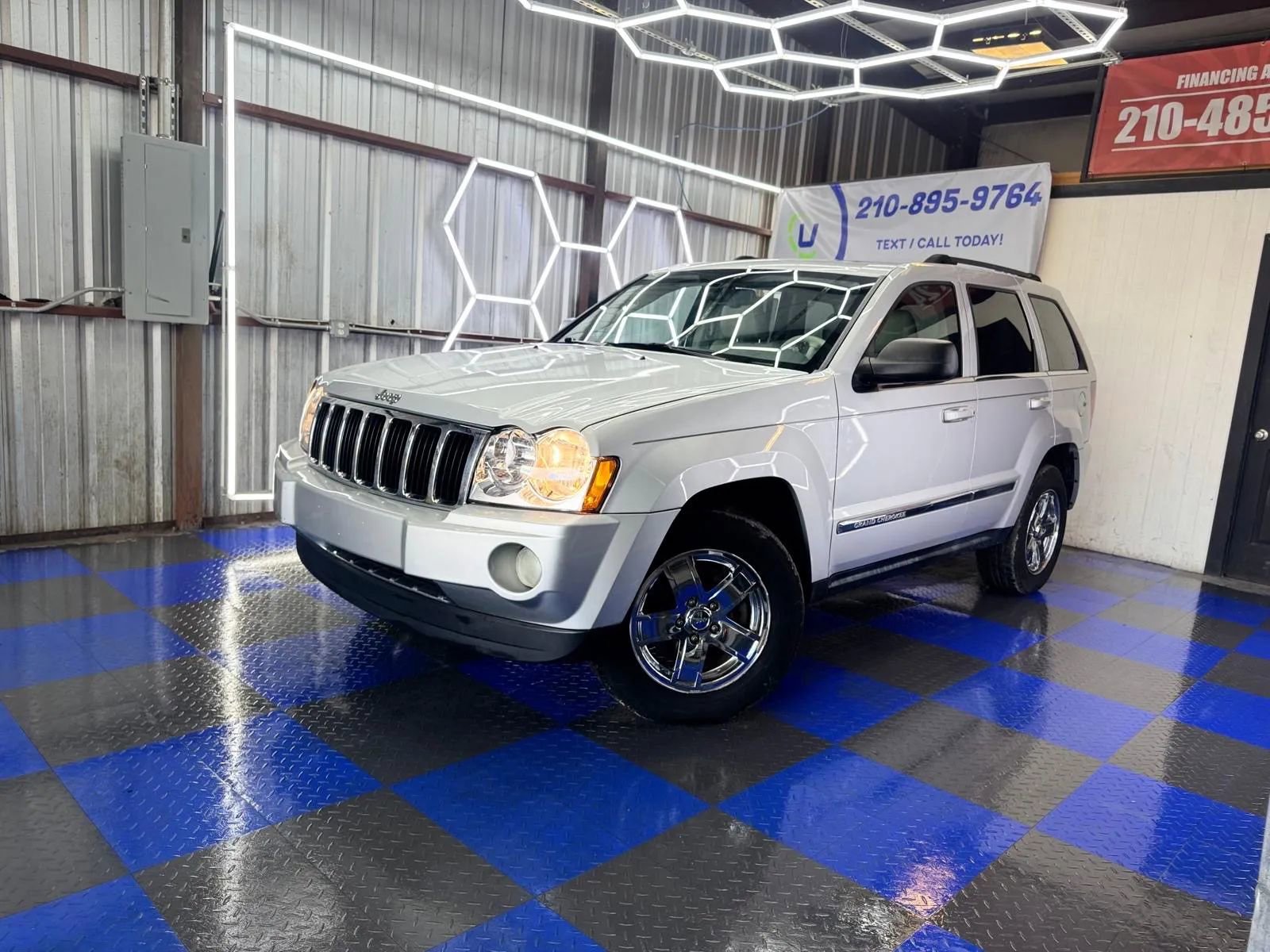 Used 2007 Jeep Grand Cherokee Limited image 3