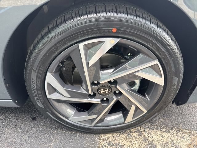 New 2026 Hyundai Elantra Limited FWD image 19