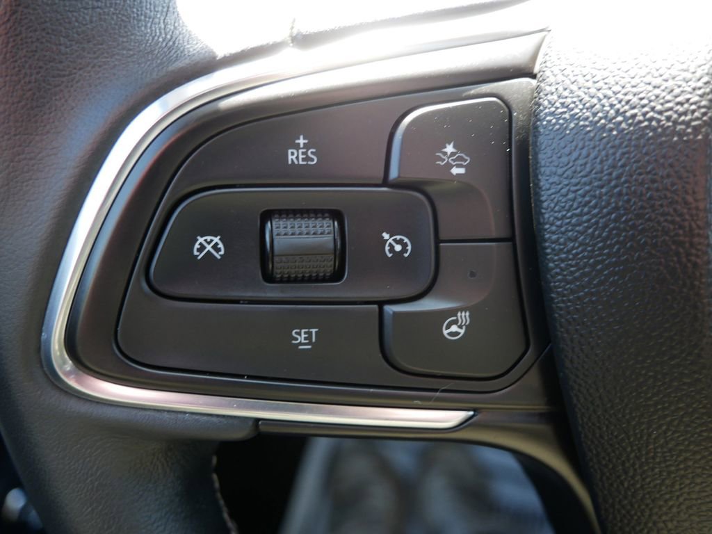 Used 2023 Buick Envision Avenir AWD/4WD image 31