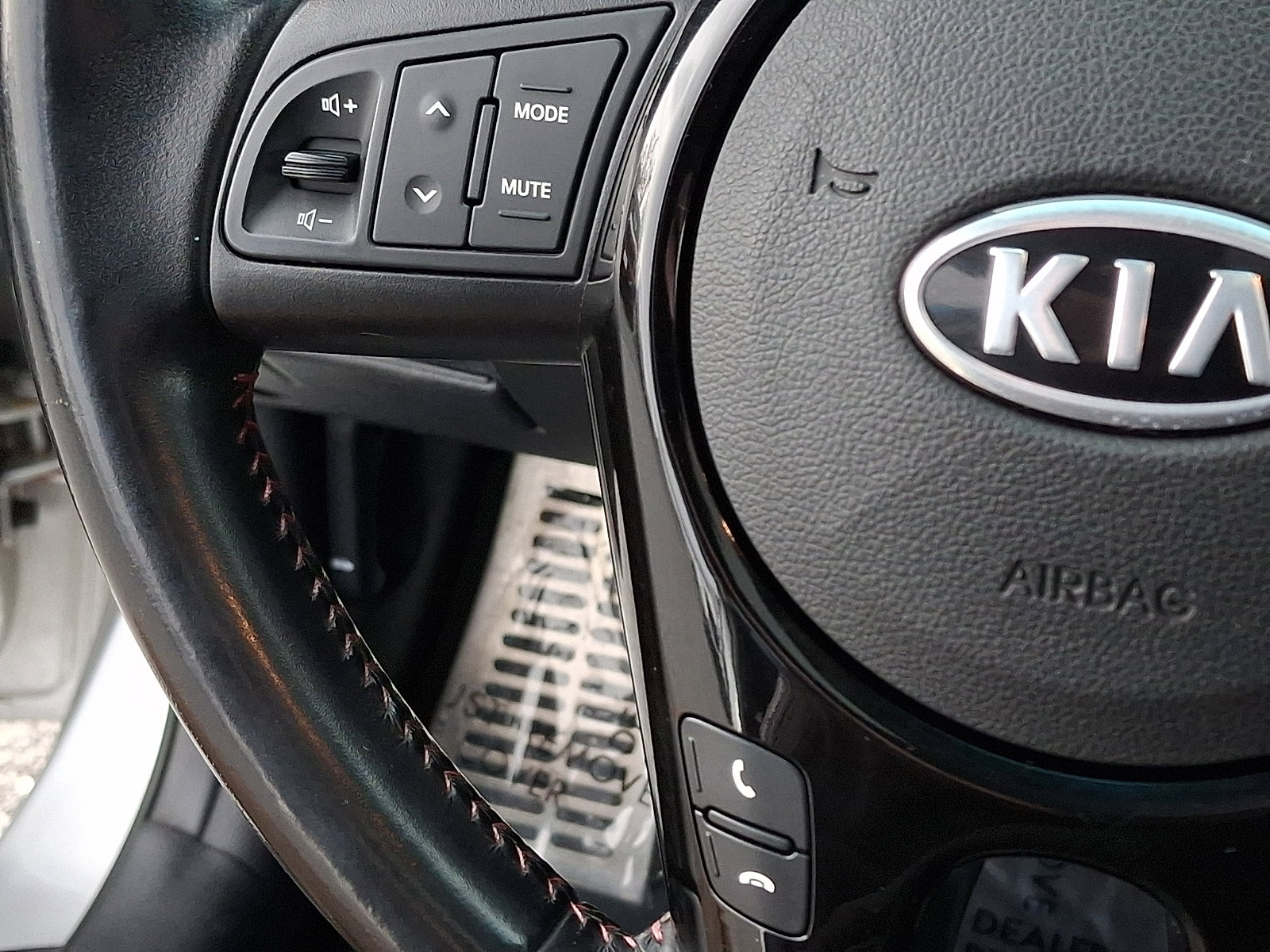 Used 2013 Kia Forte Koup SX w/ Leather Pkg image 21