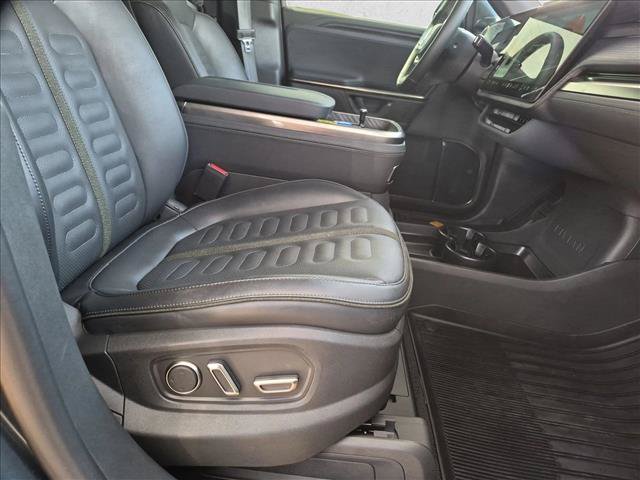Used 2025 Rivian R1S Adventure Dual AWD/4WD image 22