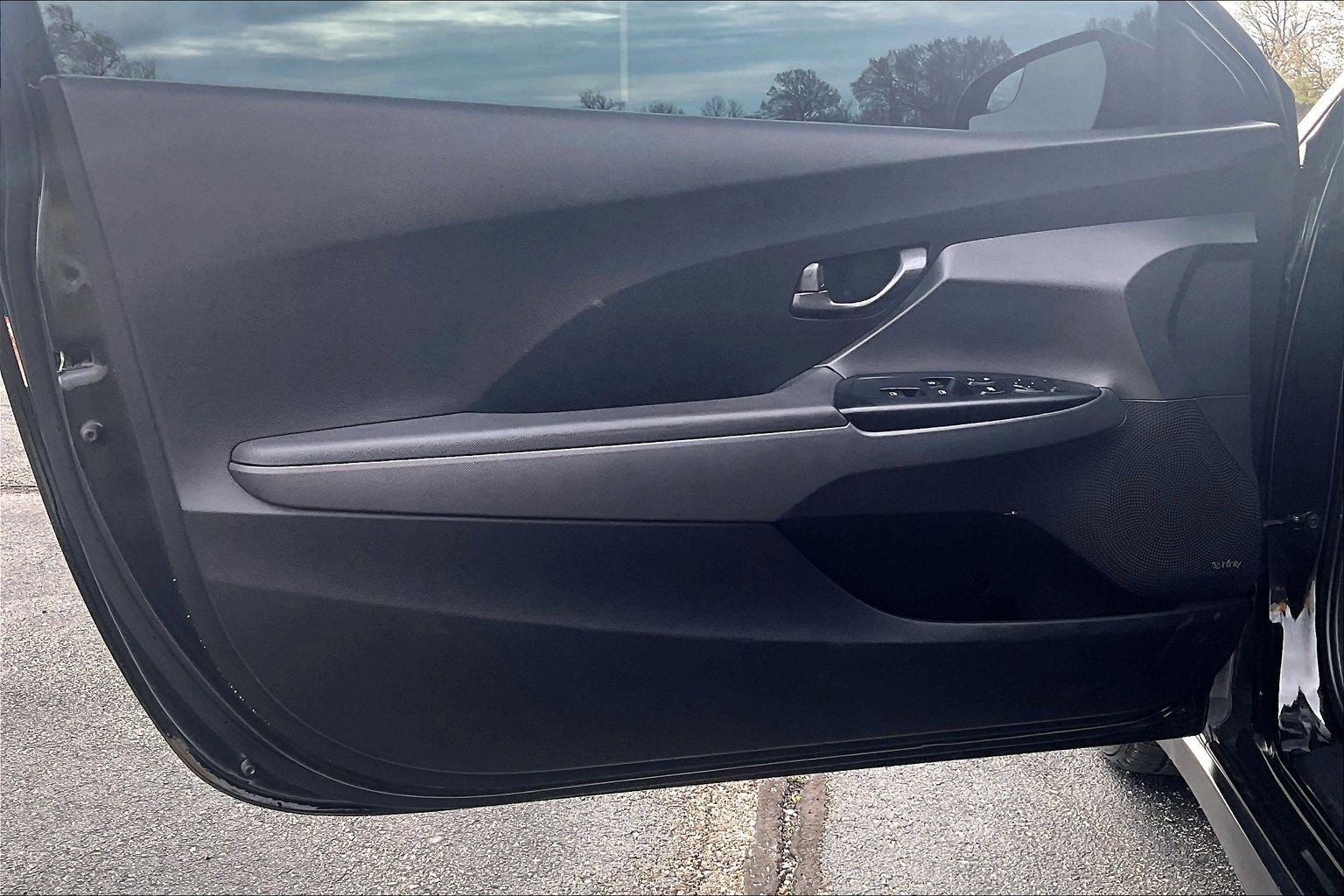 Used 2019 Hyundai Veloster Turbo R-Spec image 18