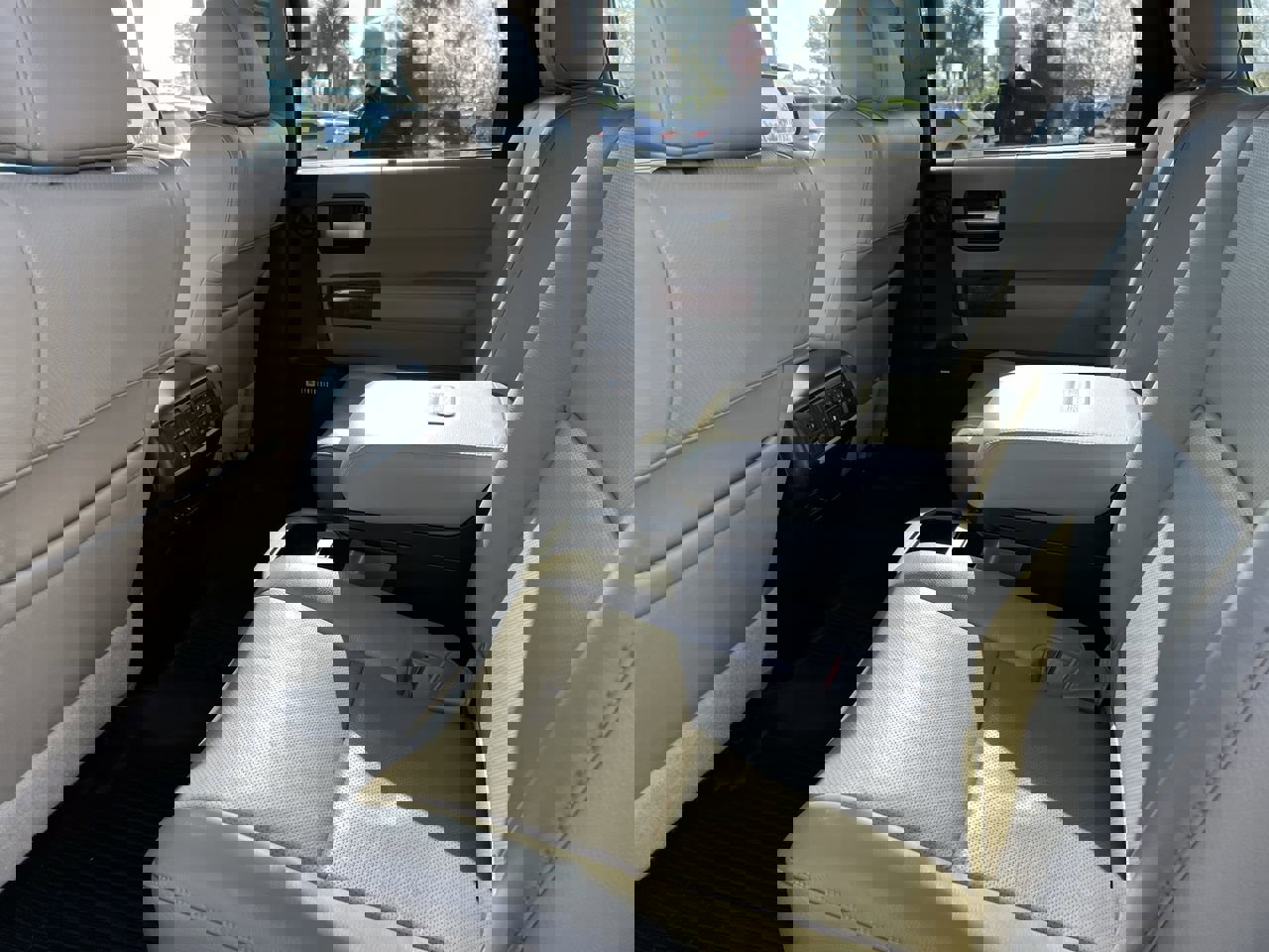 Used 2020 Toyota Sequoia Platinum image 32