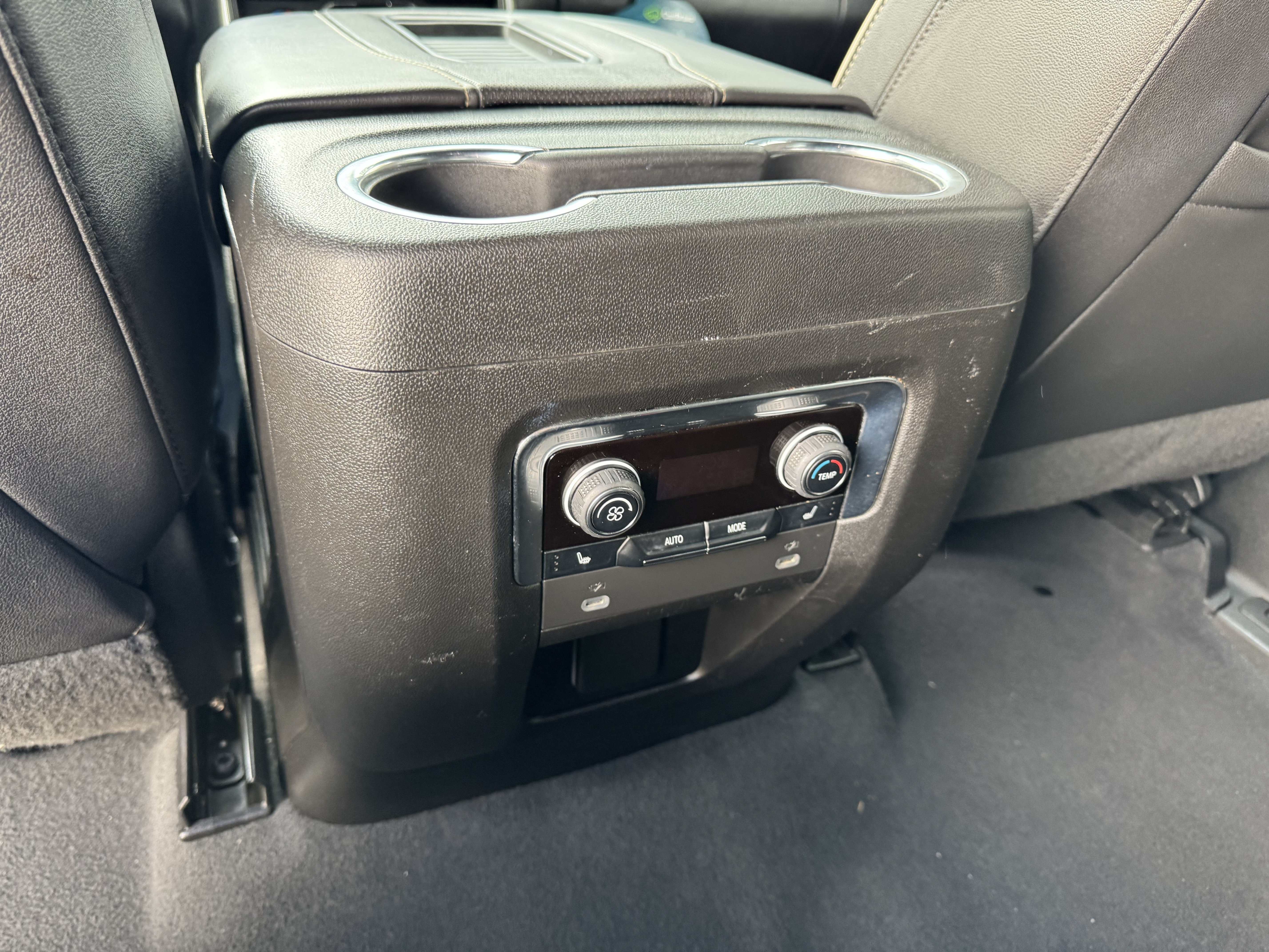 Certified 2023 Chevrolet Suburban Premier RWD image 17