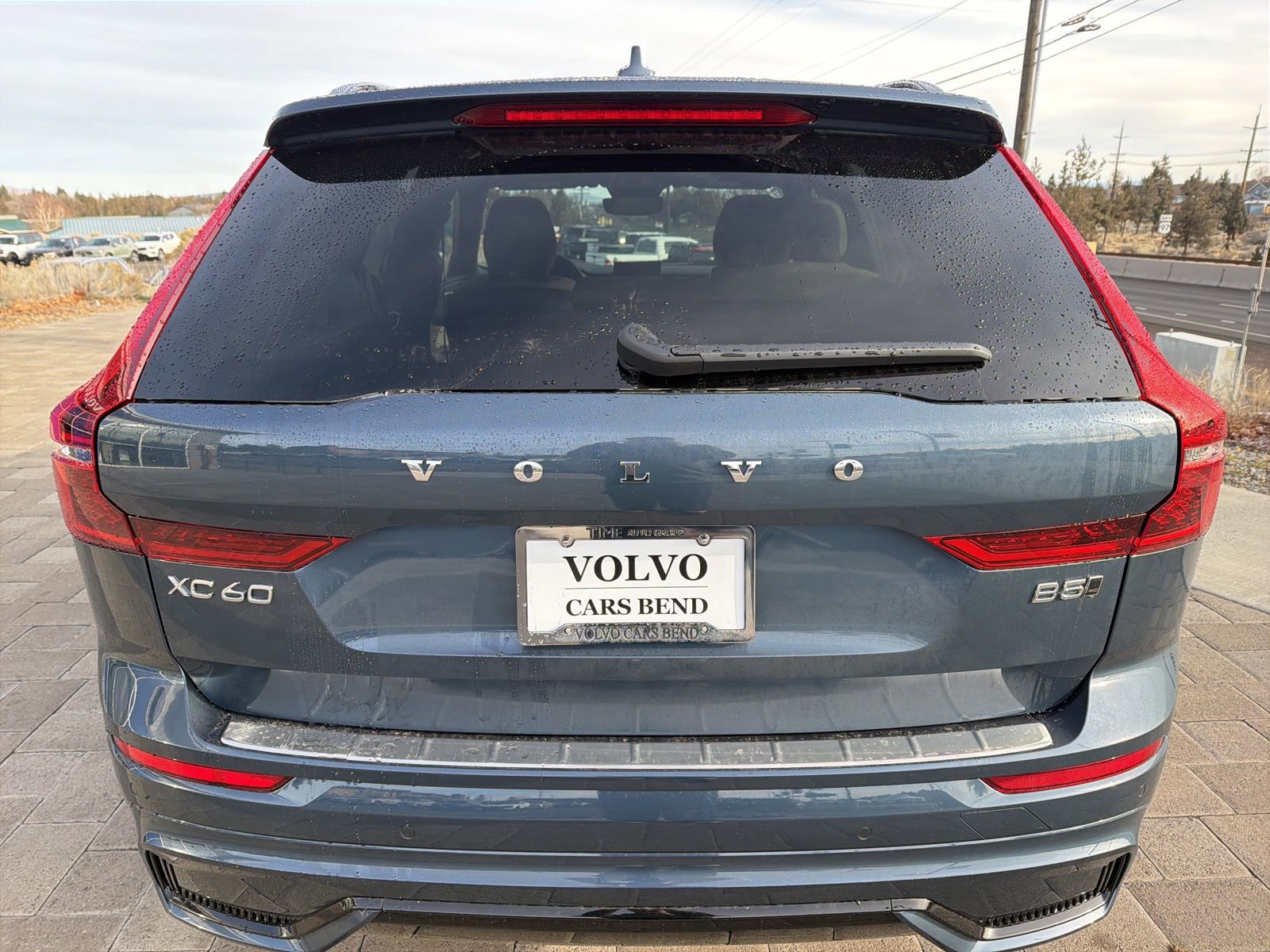 New 2026 Volvo XC60 B5 Plus w/ Protection Package Premier image 4