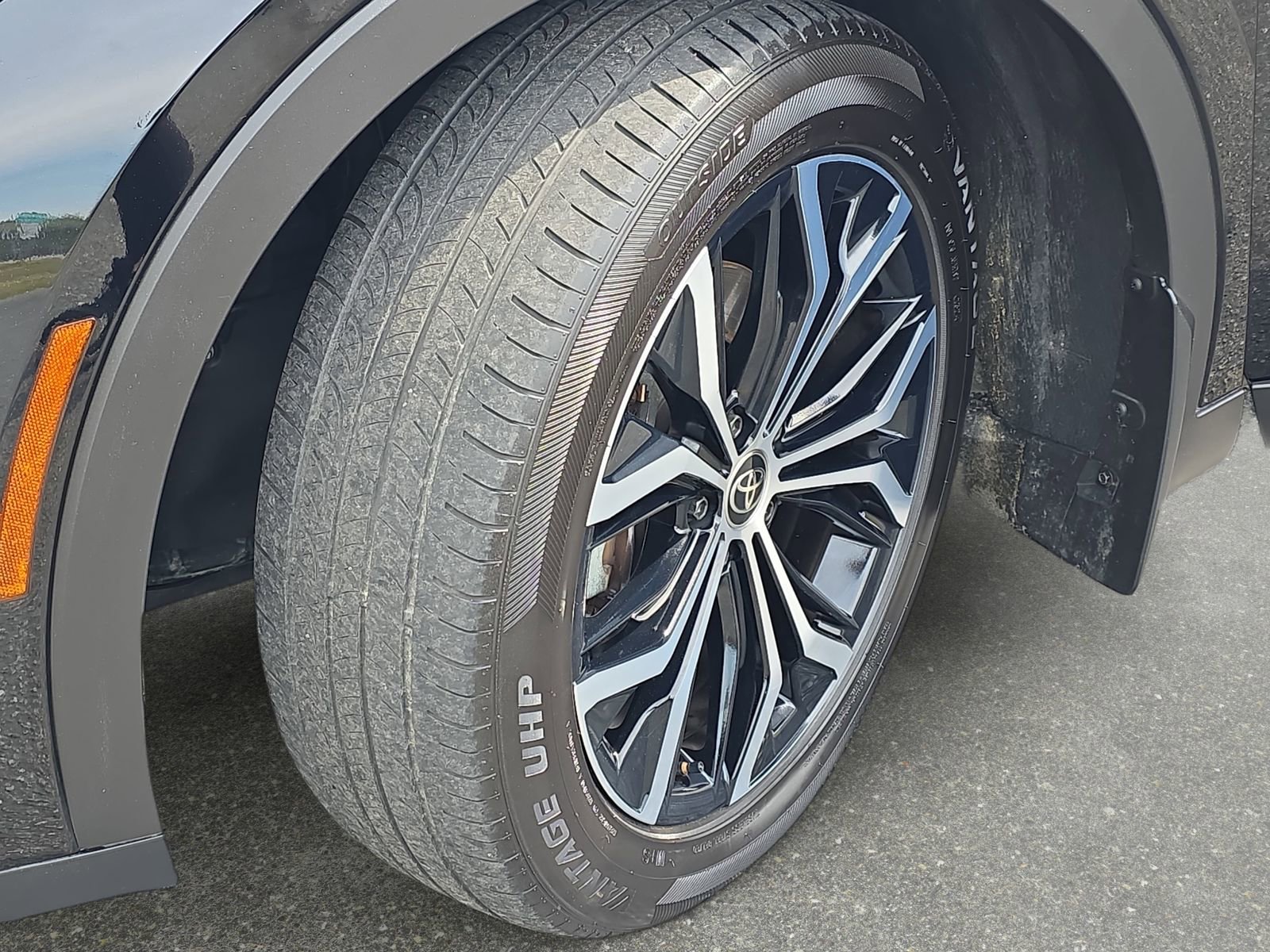 Used 2023 Toyota Crown XLE image 30