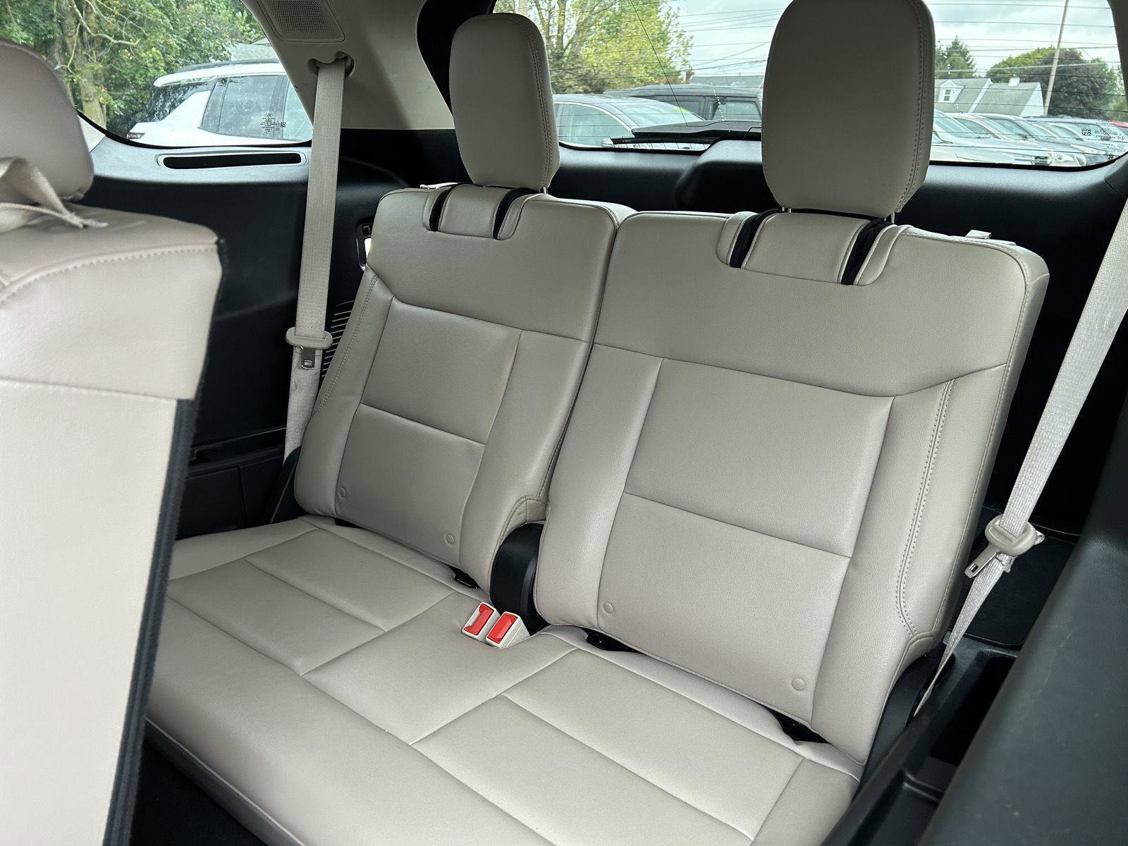 Used 2023 Ford Explorer Limited image 26