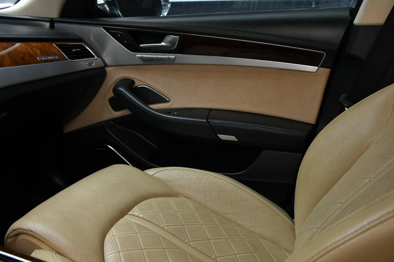 Used 2013 Audi S8 AWD/4WD image 31