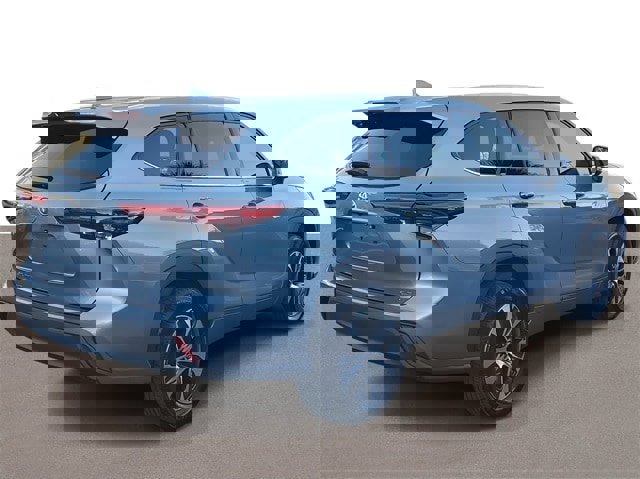 Used 2020 Toyota Highlander XLE image 4