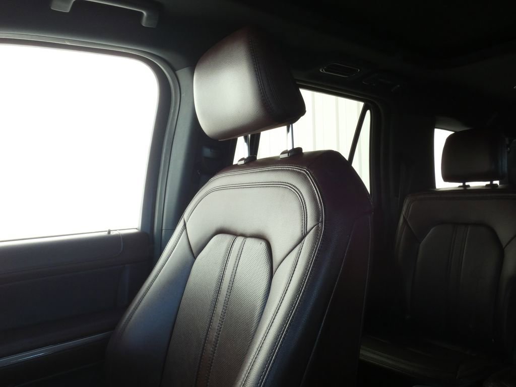 Used 2022 Ford Expedition Max Limited image 30