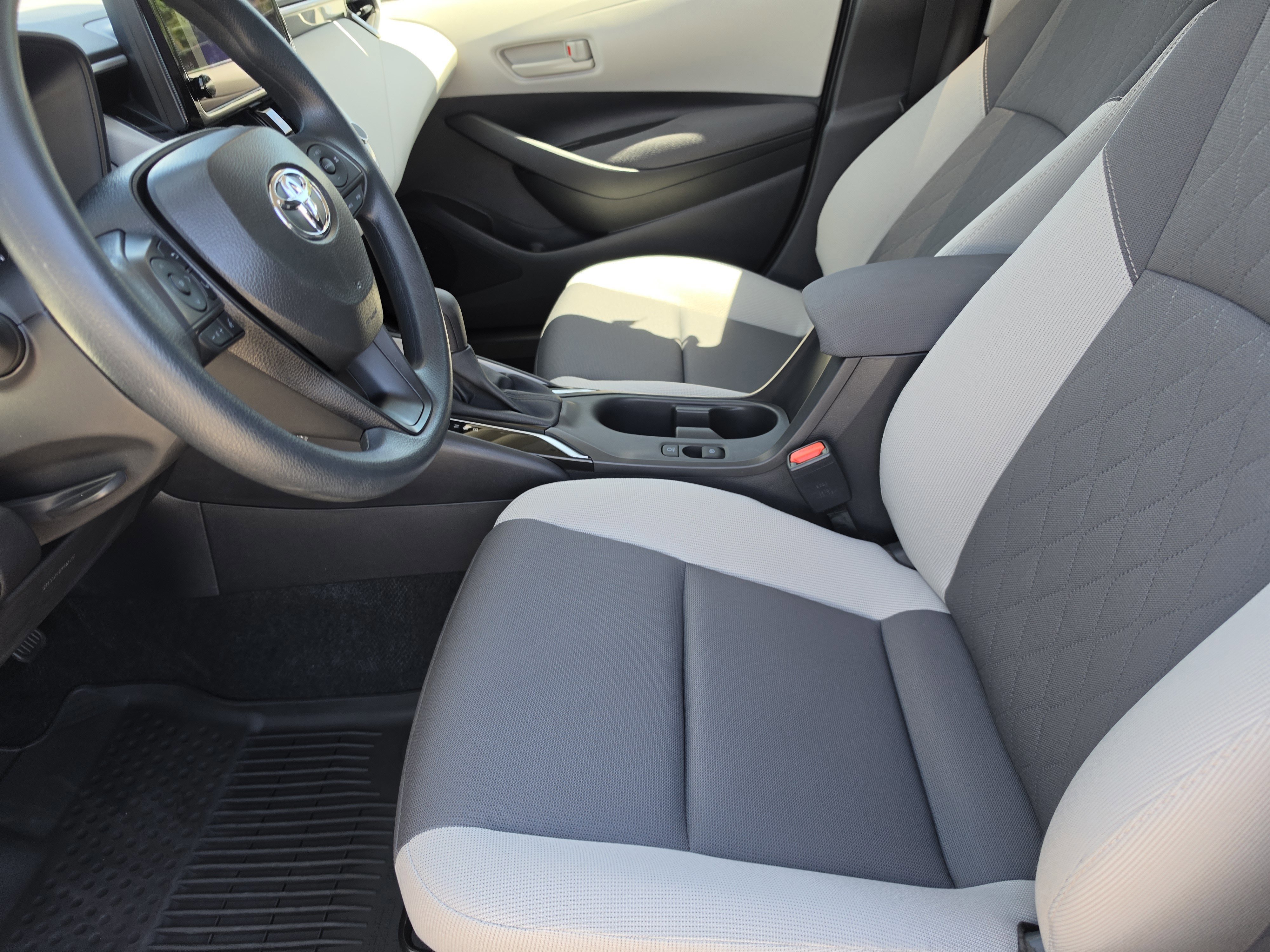 Certified 2025 Toyota Corolla LE FWD image 9