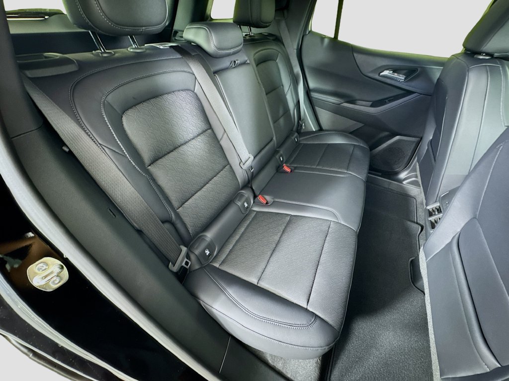 New 2026 Chevrolet Equinox LT w/ Convenience Package II FWD image 27