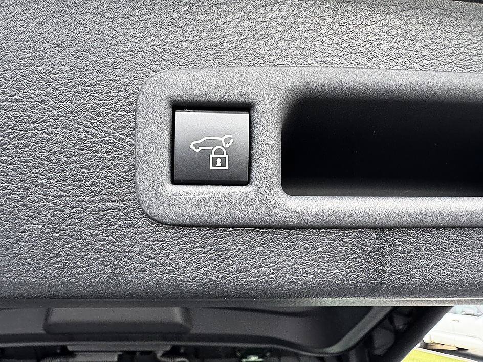 Certified 2026 Toyota Sienna XLE FWD image 18