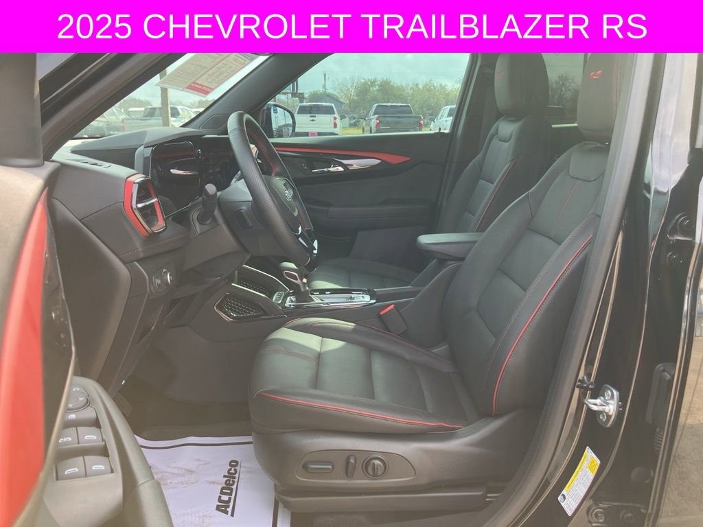 Used 2025 Chevrolet TrailBlazer RS w/ Convenience Package image 21