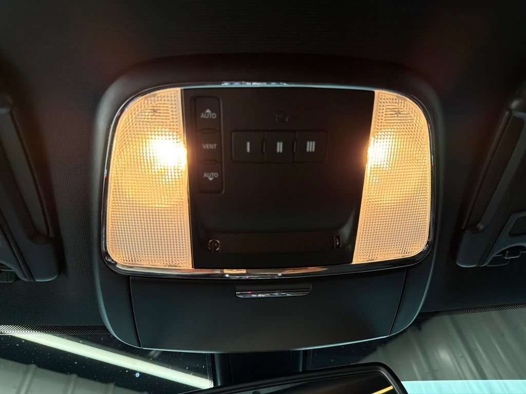Used 2023 Dodge Charger Scat Pack RWD image 21