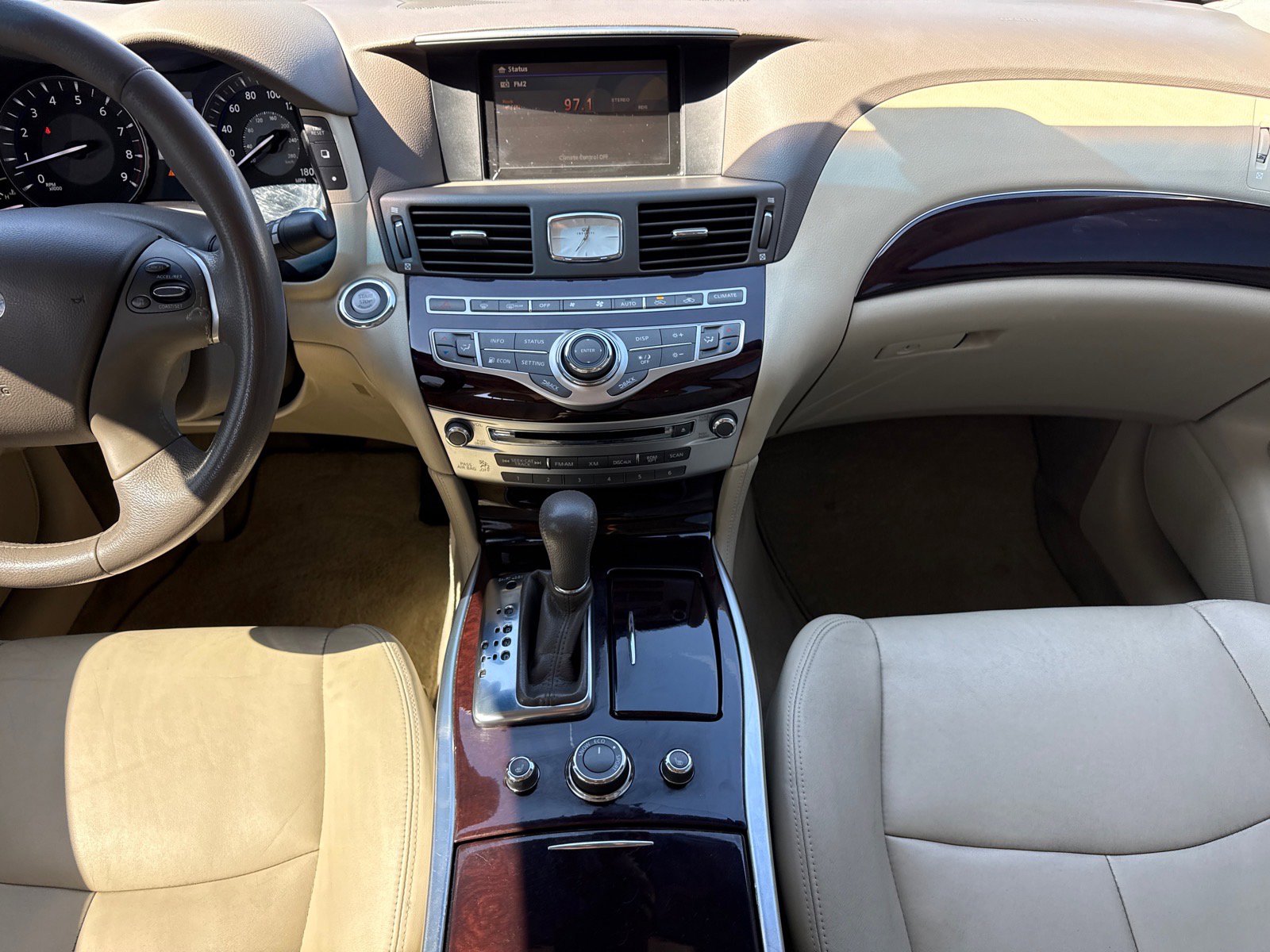 Used 2011 INFINITI M37 image 18