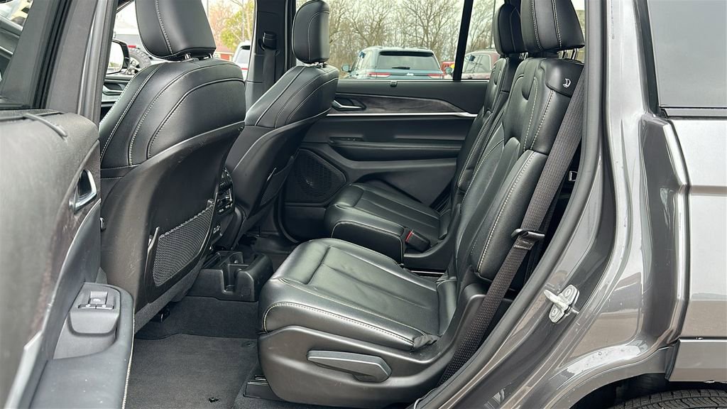 Used 2024 Jeep Grand Cherokee L Limited w/ Luxury Tech Group II image 25