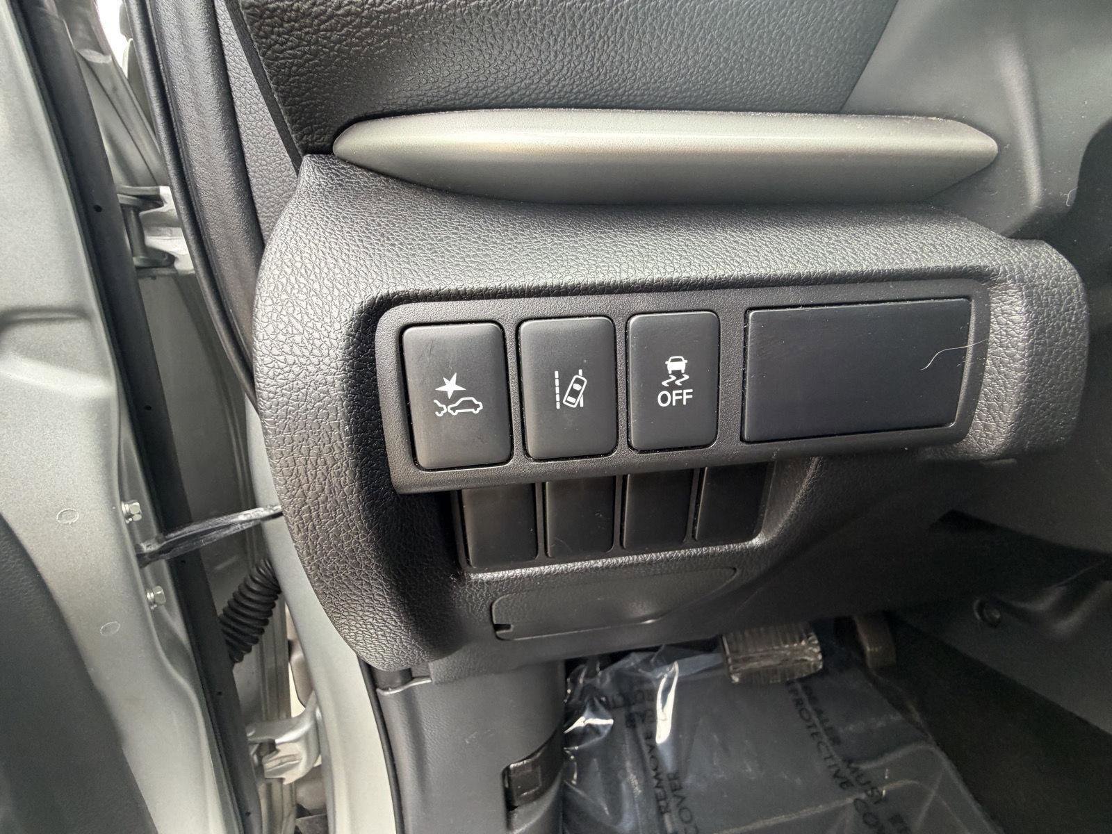 Used 2022 Mitsubishi Eclipse Cross ES image 14