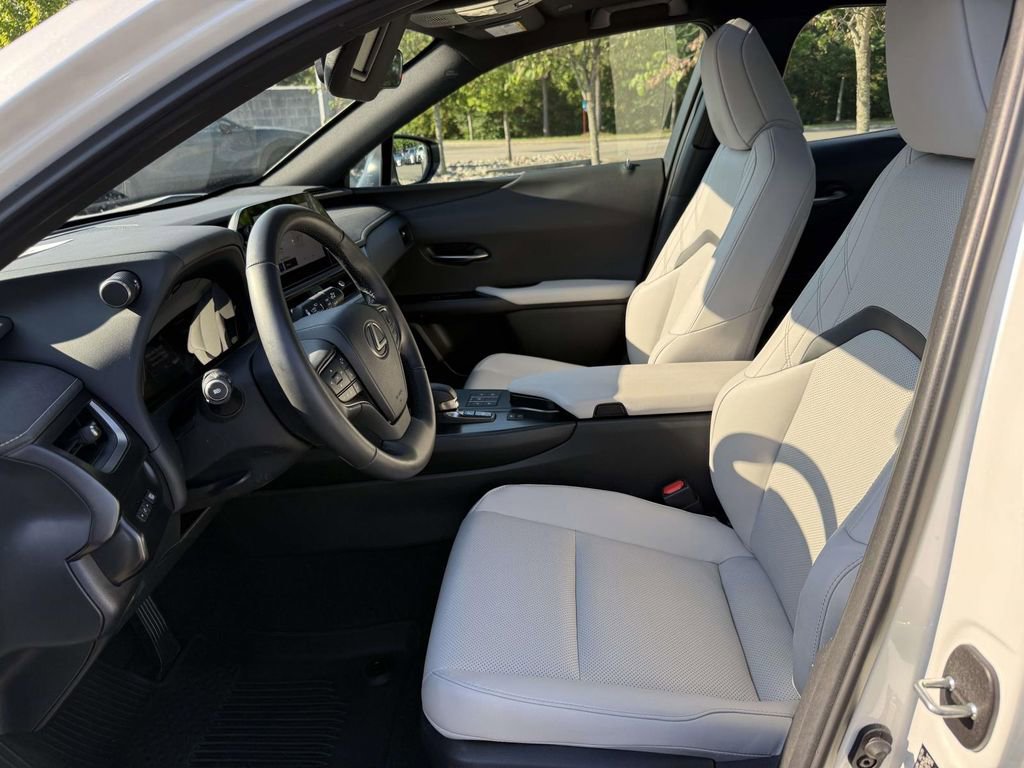 Used 2025 Lexus UX 300h AWD w/ Accessory Package (Z1) image 13