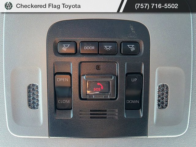 Used 2023 Toyota Camry SE w/ Cold Weather Package image 10