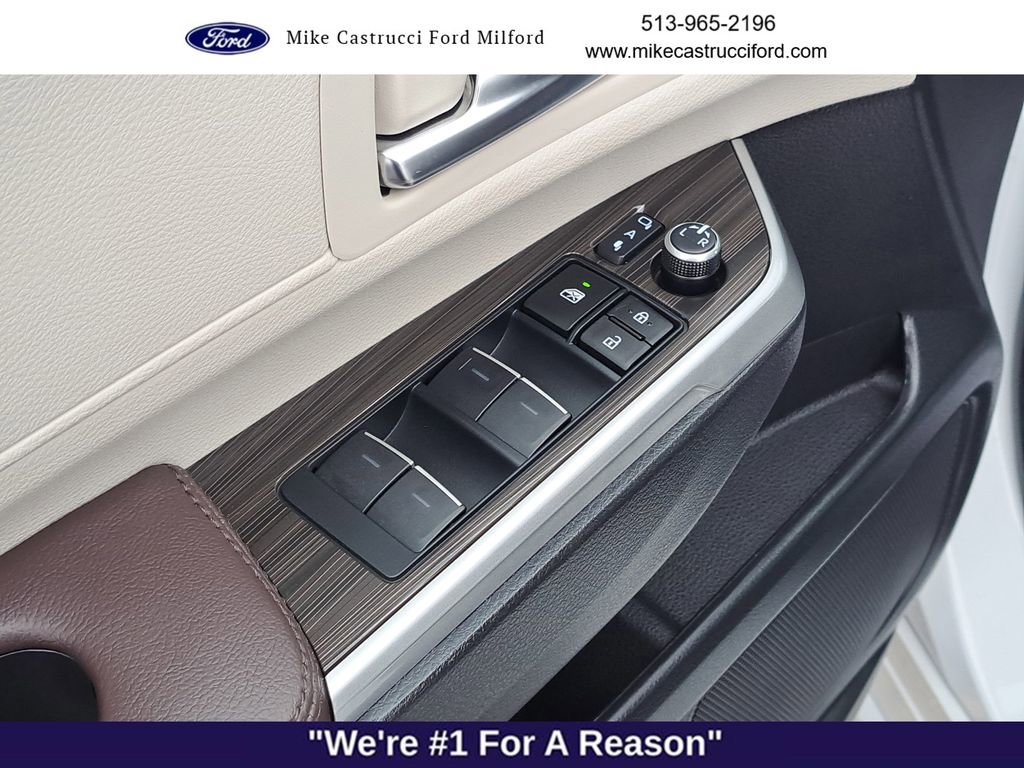 Used 2024 Toyota Sienna Platinum image 23