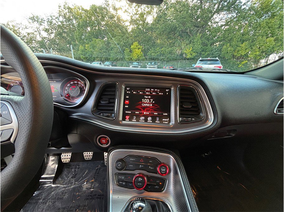 Used 2015 Dodge Challenger SRT Hellcat image 11