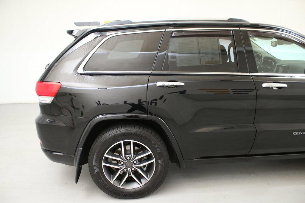 Used 2021 Jeep Grand Cherokee Overland AWD/4WD image 11