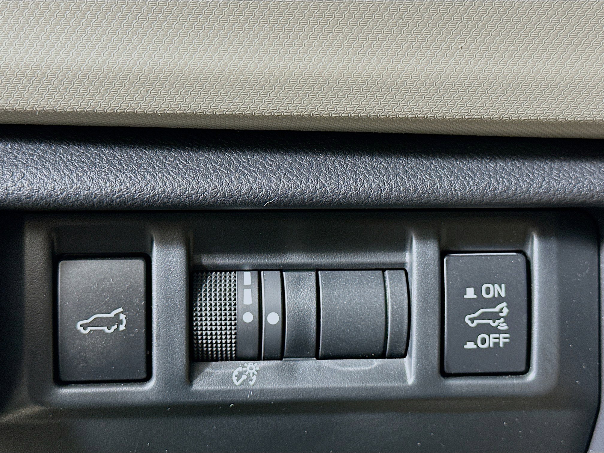 Used 2025 Subaru Forester Limited image 17