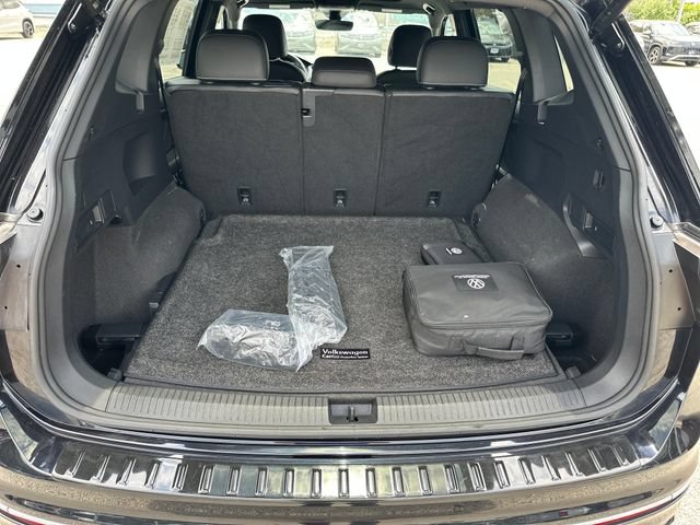 Certified 2023 Volkswagen Tiguan SEL R-Line AWD/4WD image 36