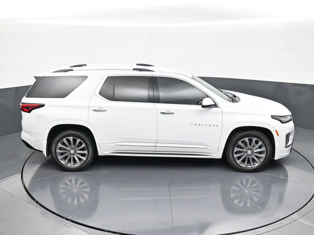 Used 2022 Chevrolet Traverse Premier FWD image 17