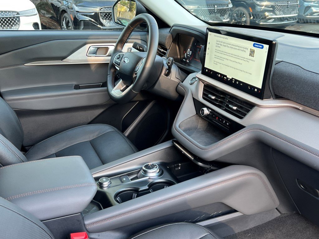 Used 2025 Ford Explorer Active image 14