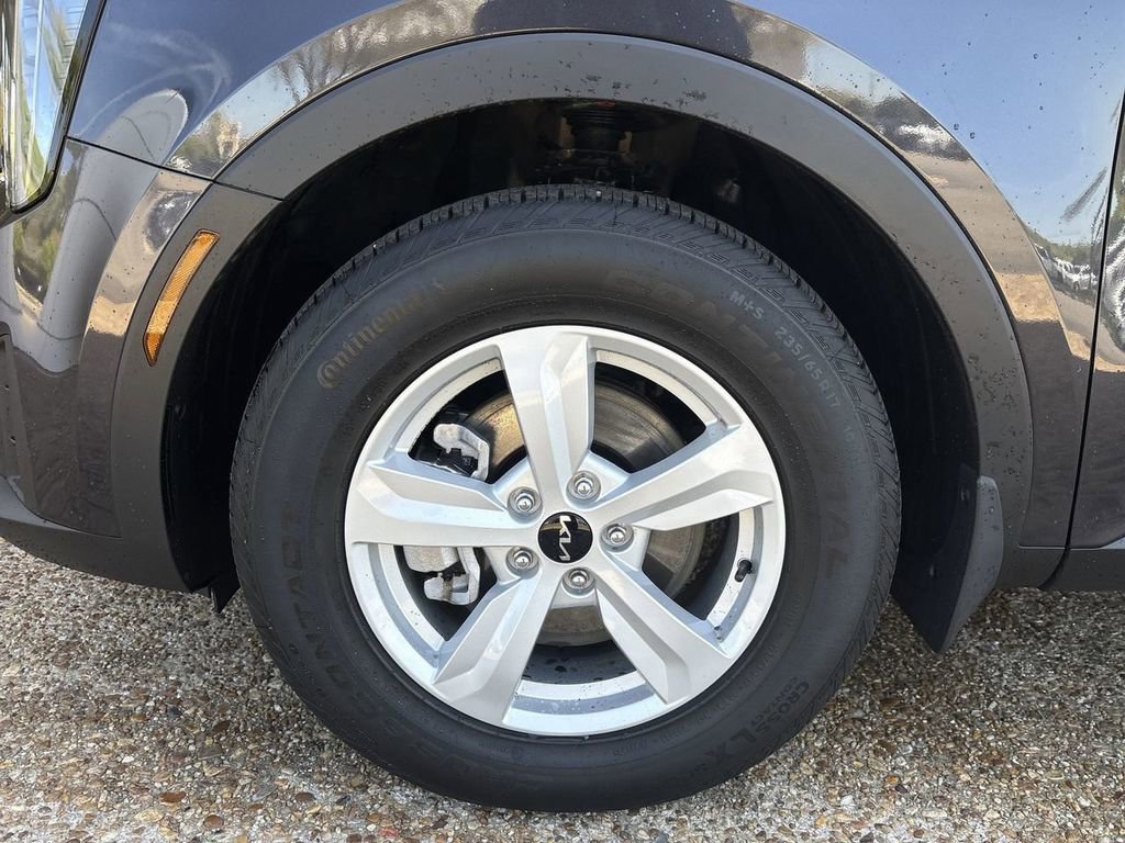 Used 2025 Kia Sorento LX image 32
