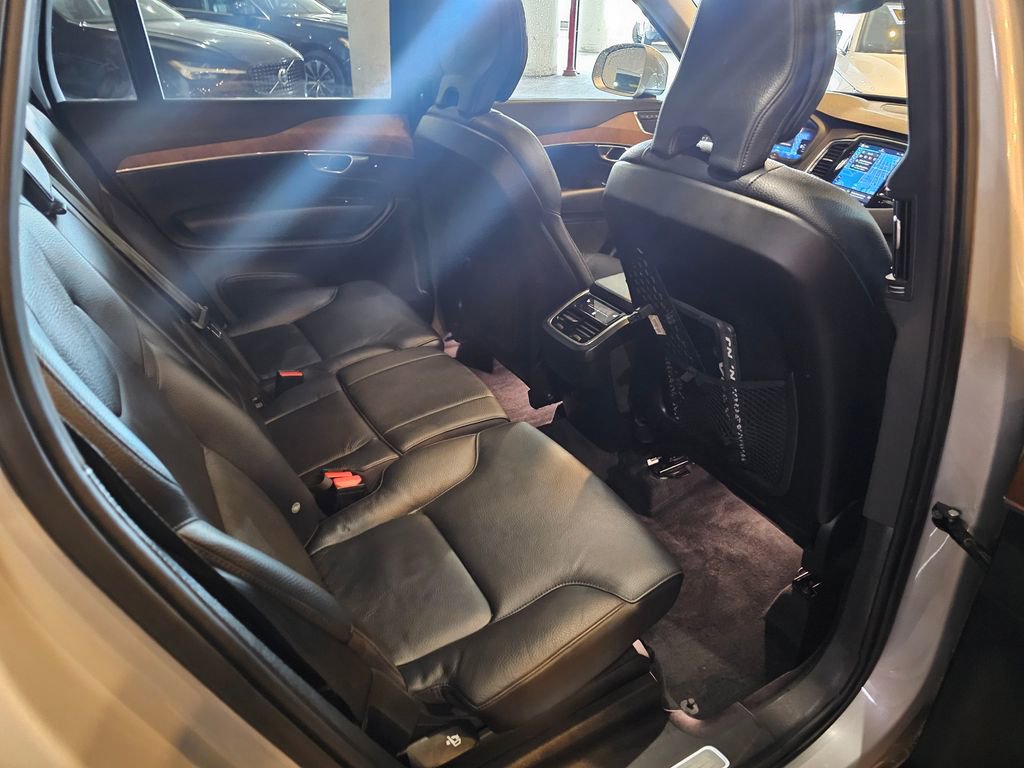 Certified 2023 Volvo XC90 B5 Plus w/ Protection Package Premier image 9