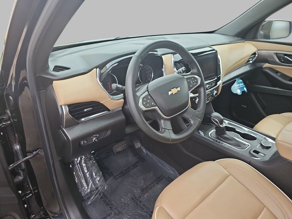Used 2023 Chevrolet Traverse Premier AWD/4WD image 22