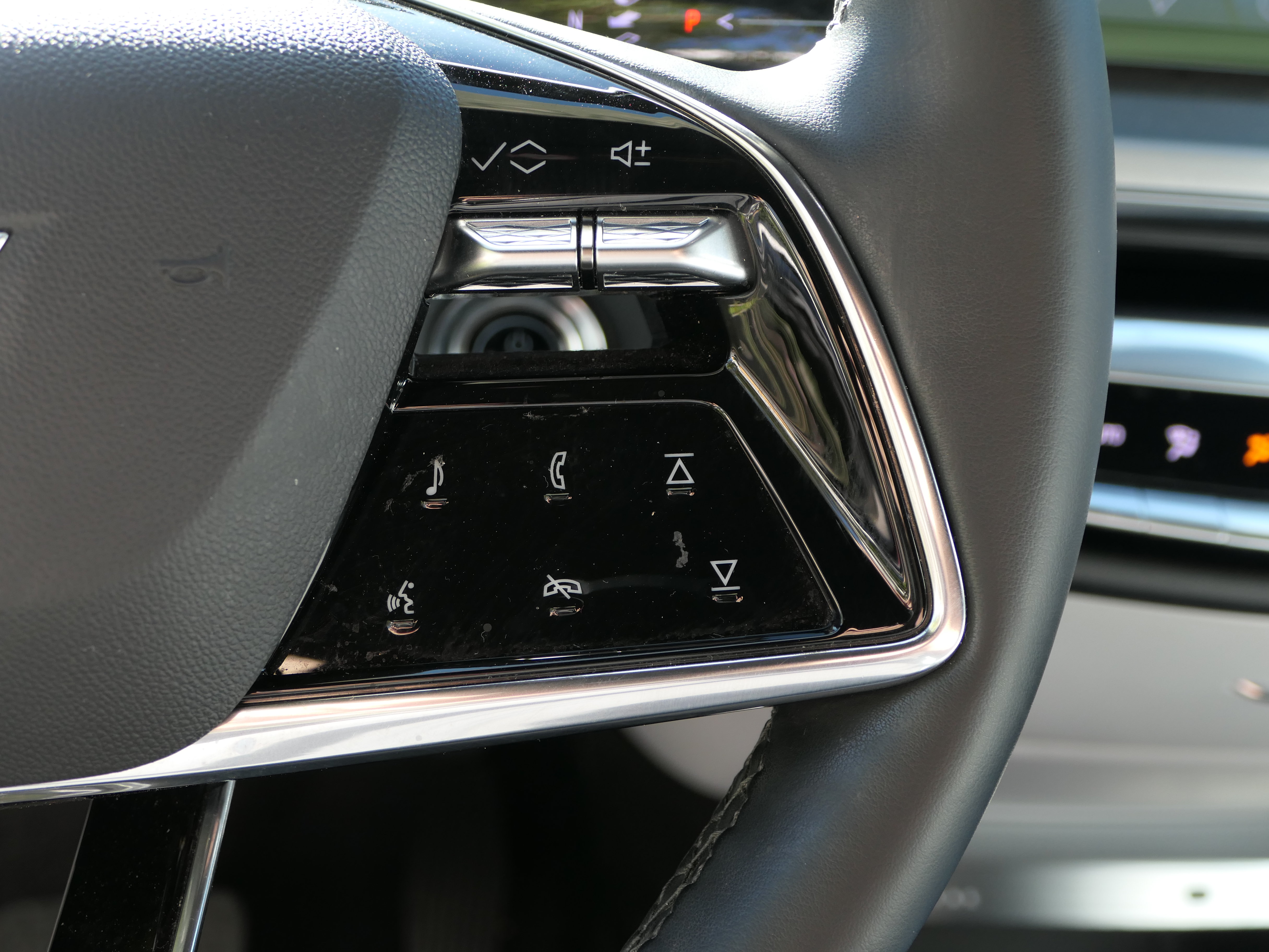 Certified 2024 Cadillac Lyriq Sport AWD/4WD image 18