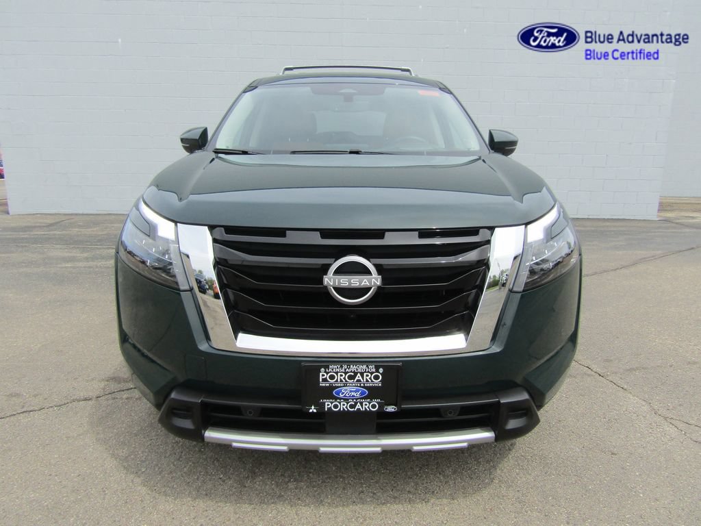 Used 2025 Nissan Pathfinder Platinum w/ Cargo Package AWD/4WD image 3