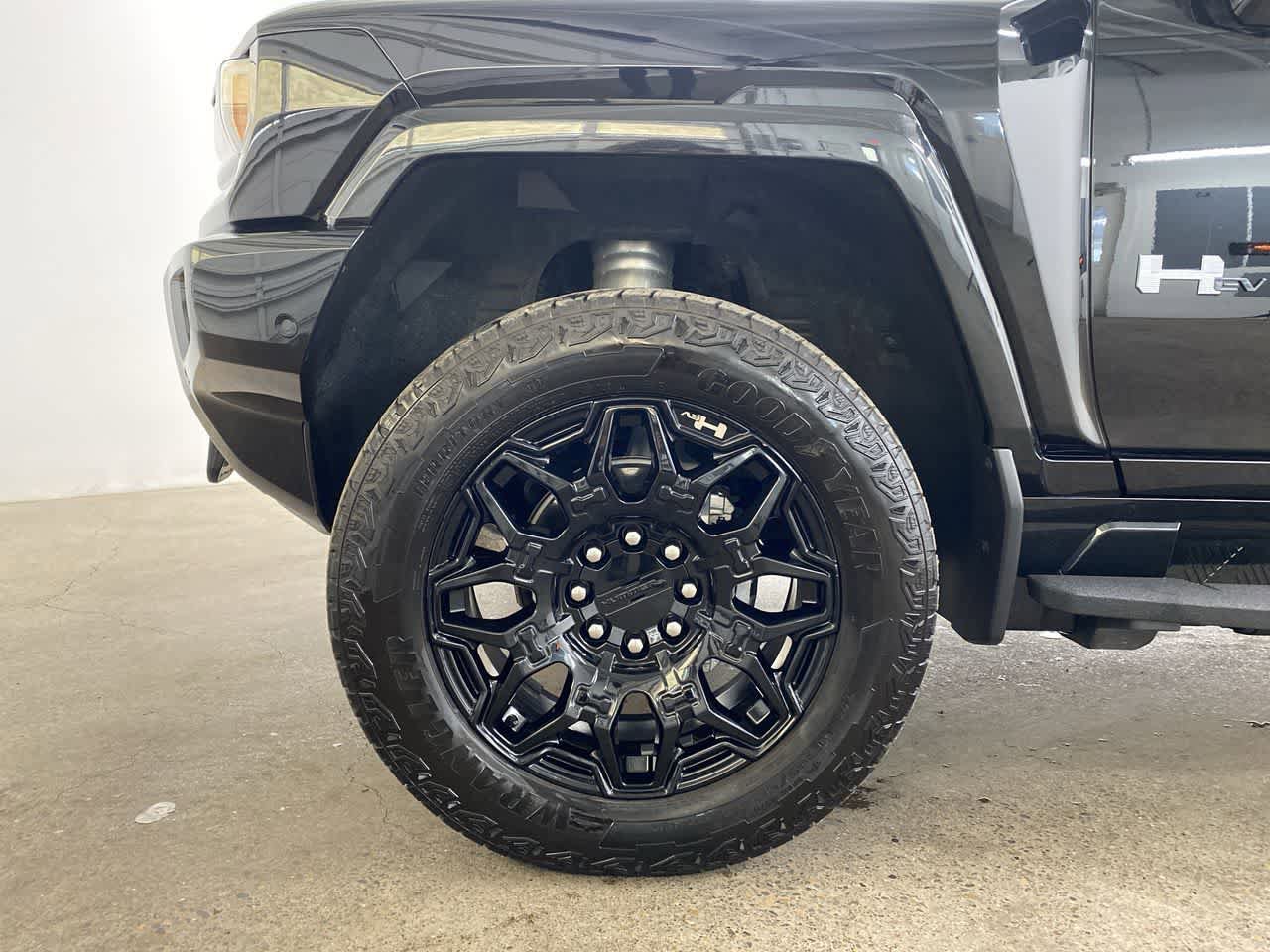 Used 2024 GMC Hummer EV 2X image 11