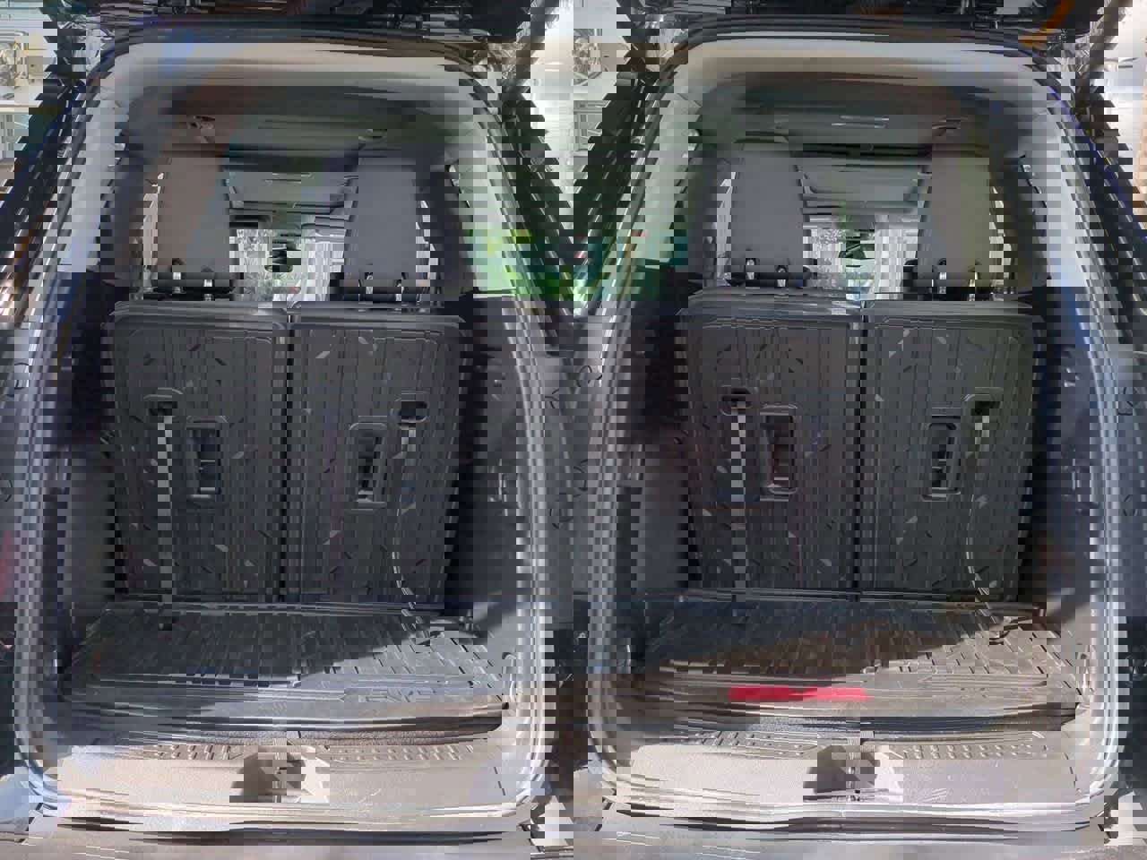 Used 2023 GMC Acadia AT4 w/ Technology Package image 36