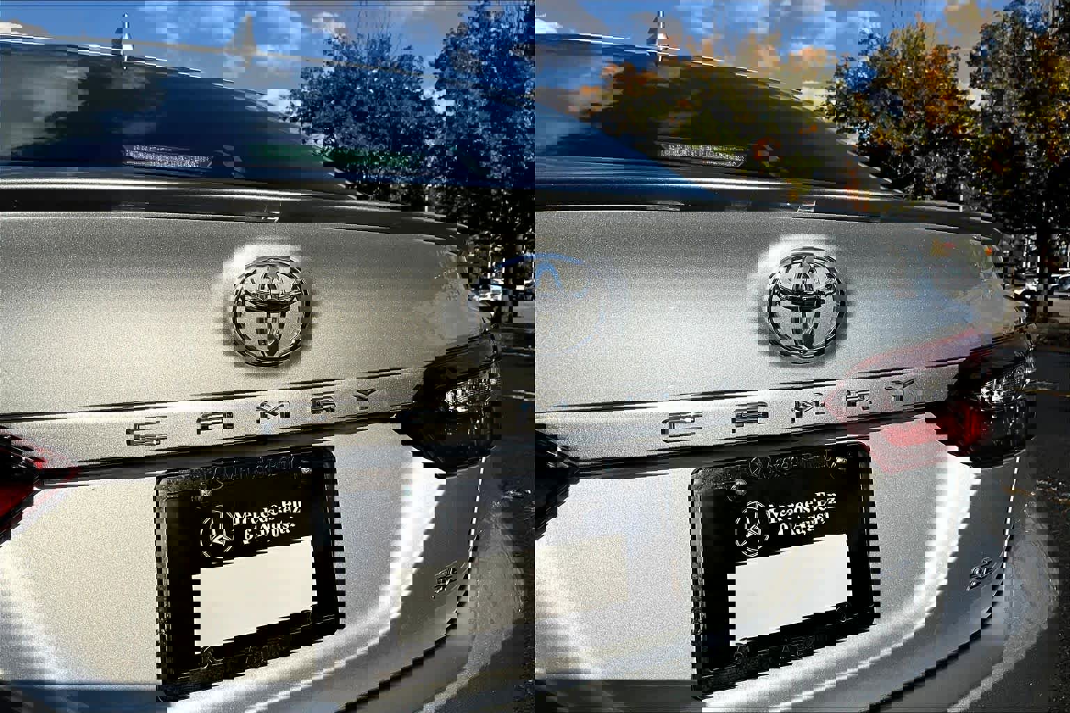 Used 2023 Toyota Camry SE image 9