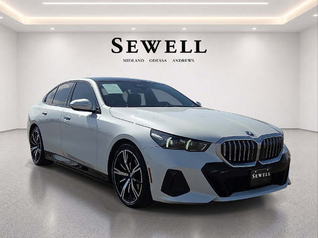 Used 2026 BMW 550e xDrive w/ Premium Package AWD/4WD image 6