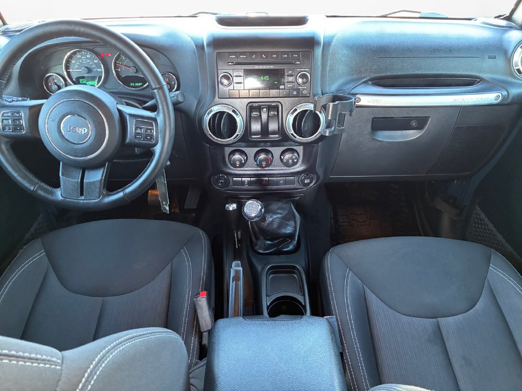 Used 2017 Jeep Wrangler Rubicon w/ Power Convenience Group AWD/4WD image 18