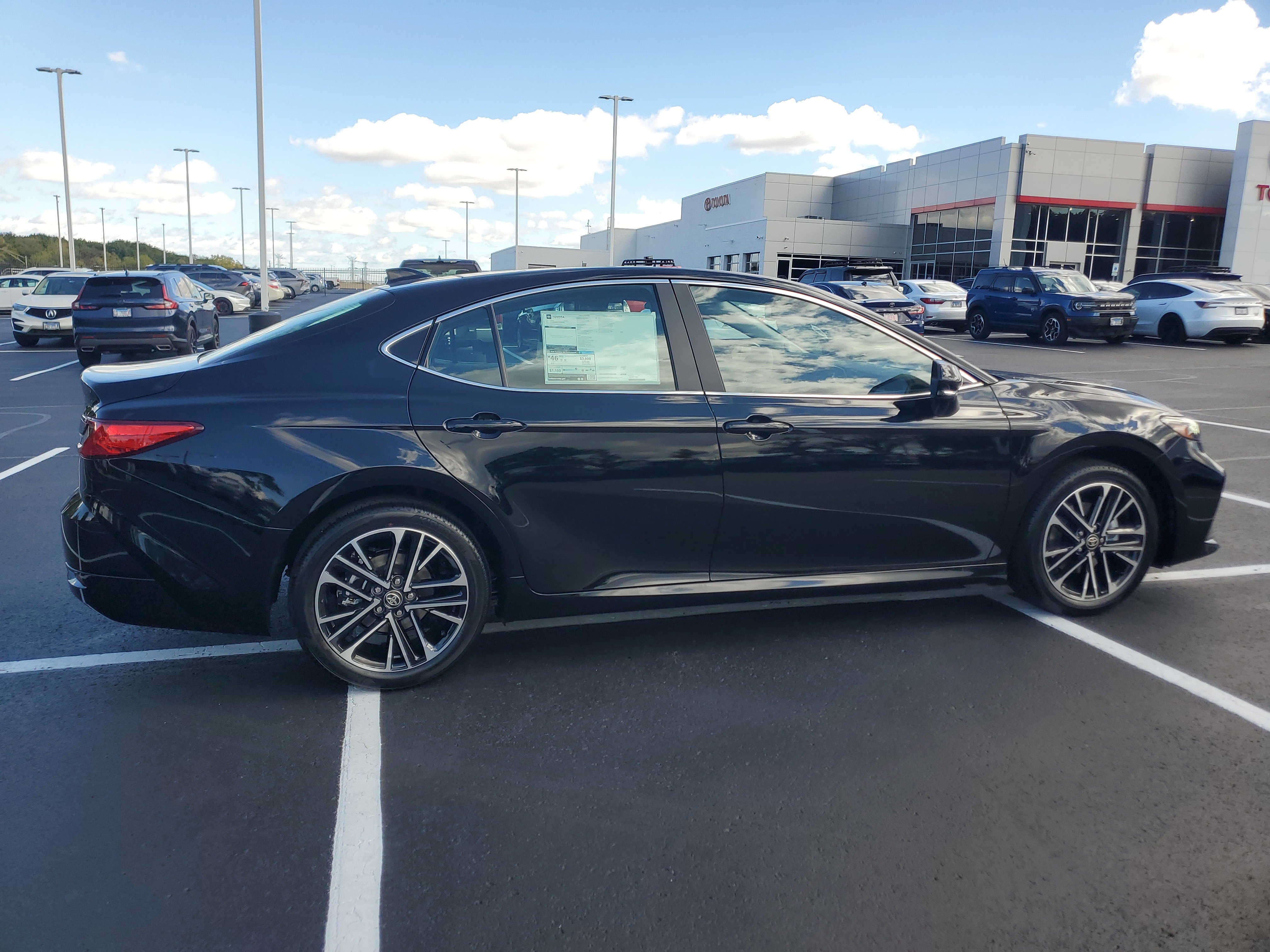 Used 2026 Toyota Camry XLE image 5