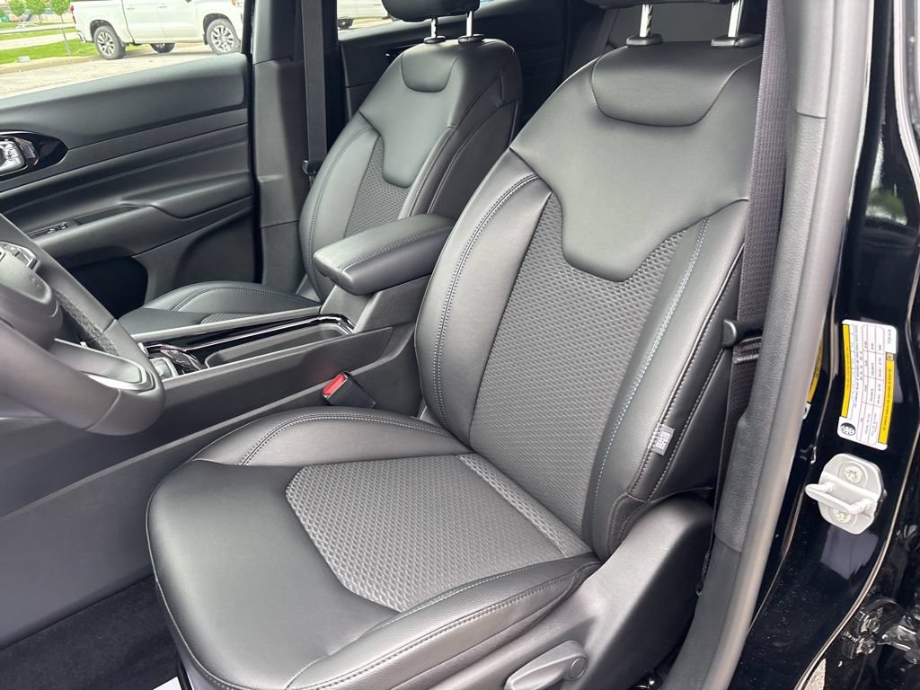 New 2026 Jeep Compass Latitude AWD/4WD image 56